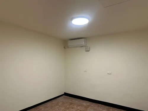 分租套房、雅房 出租 TWD 3 000 - 萬壽路二段1199巷 - 1 房