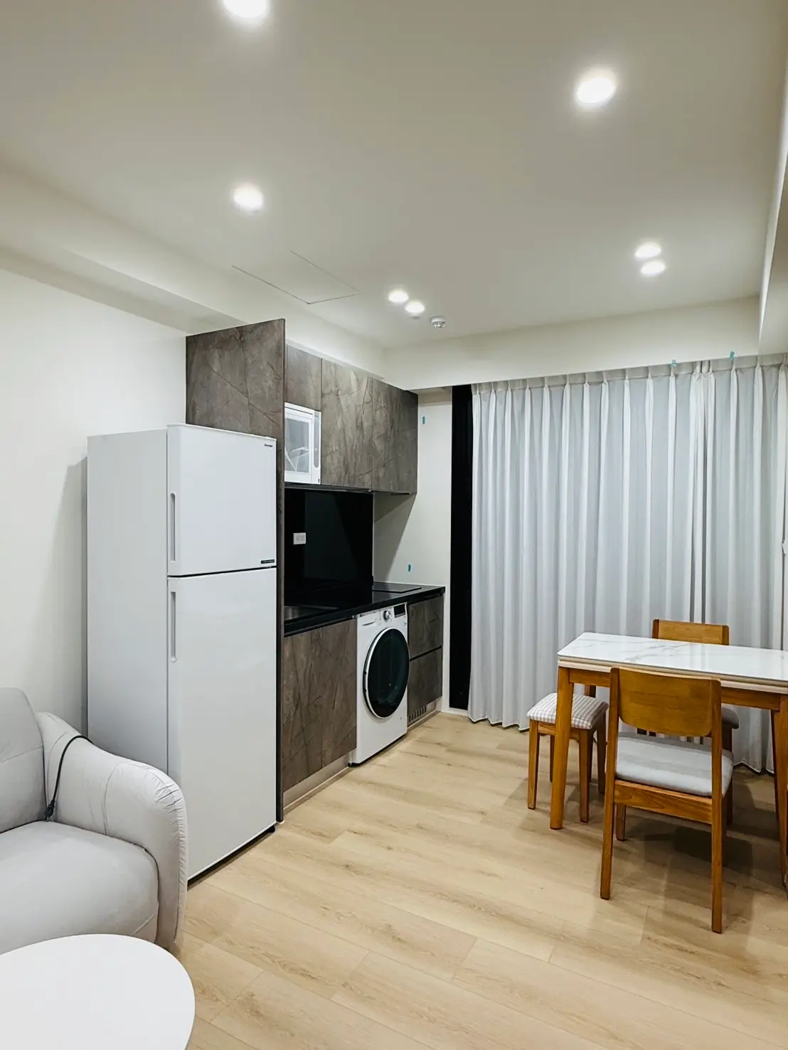 2 房 中壢區, 桃園市公寓出租 | NT$ 28 000 | 13 坪 slide 2