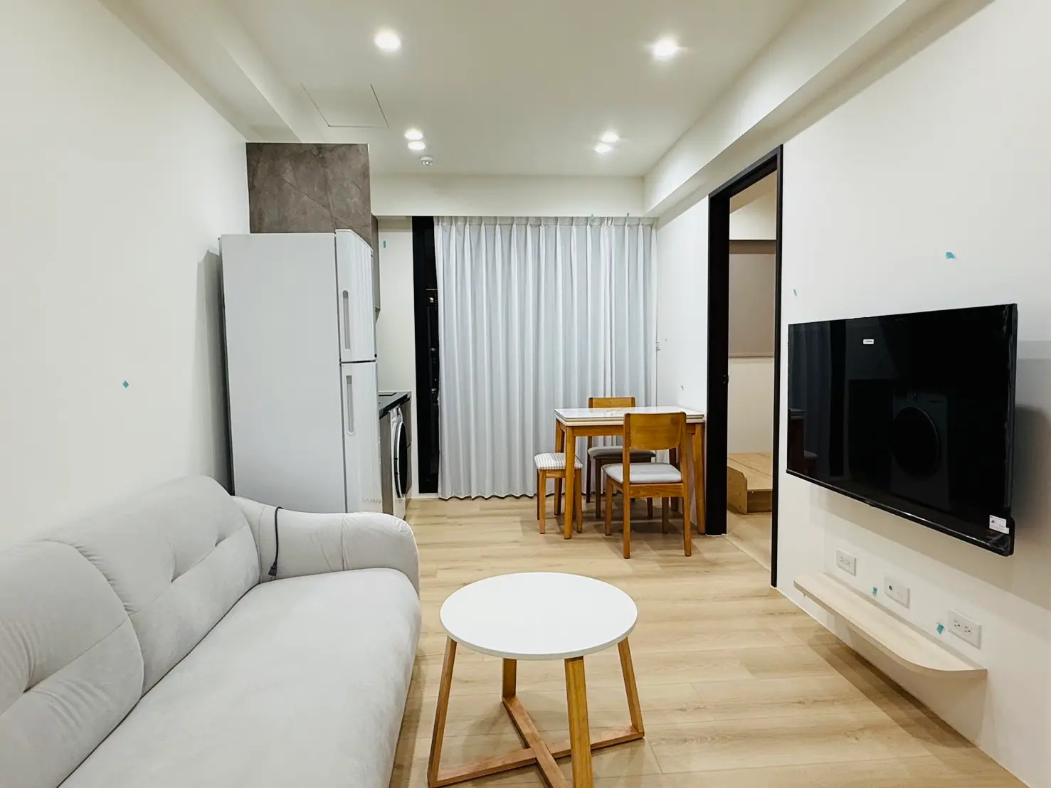 2 房 中壢區, 桃園市公寓出租 | NT$ 28 000 | 13 坪 slide 1