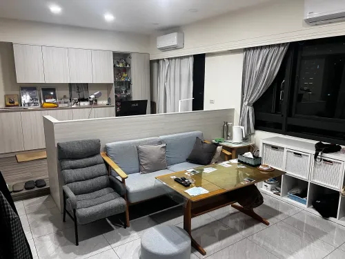 Room for rent NT$ 12 500 - Lane 122, Section 3, Chengde Road - 3 bedrooms