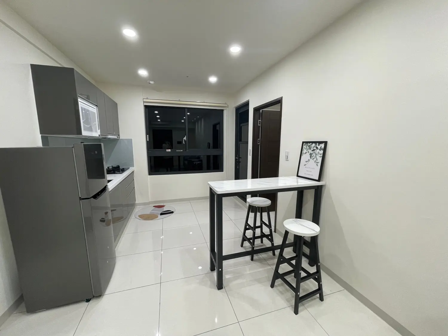 2 bedrooms apartment for rent in Lingya District, Kaohsiung City | TWD 32 000 | 16 ping slide 1