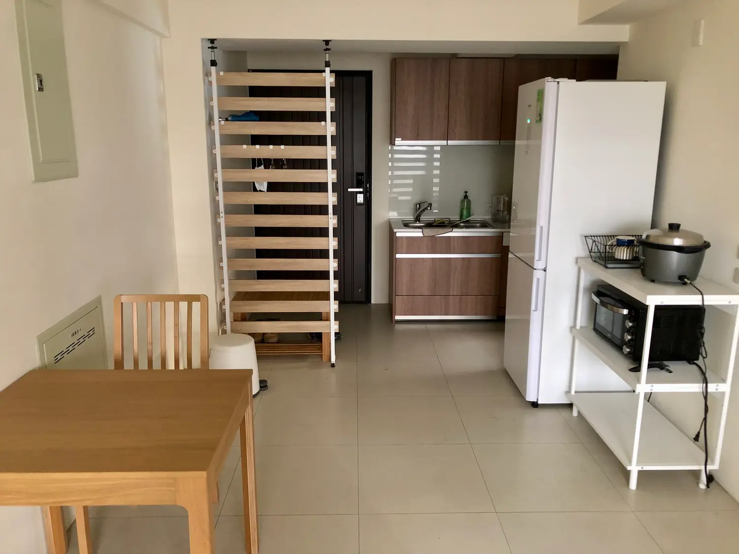 2 bedrooms apartment for rent in Zuoying District, Kaohsiung City | TWD 30 000 | 23 ping slide 0