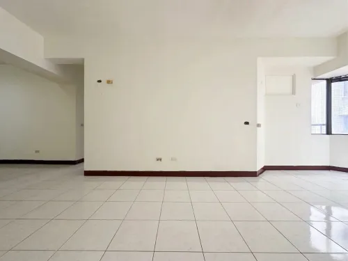 4 bedrooms apartment for rent in Zuoying District, Kaohsiung City | TWD 24 000 | 41 ping slide 9