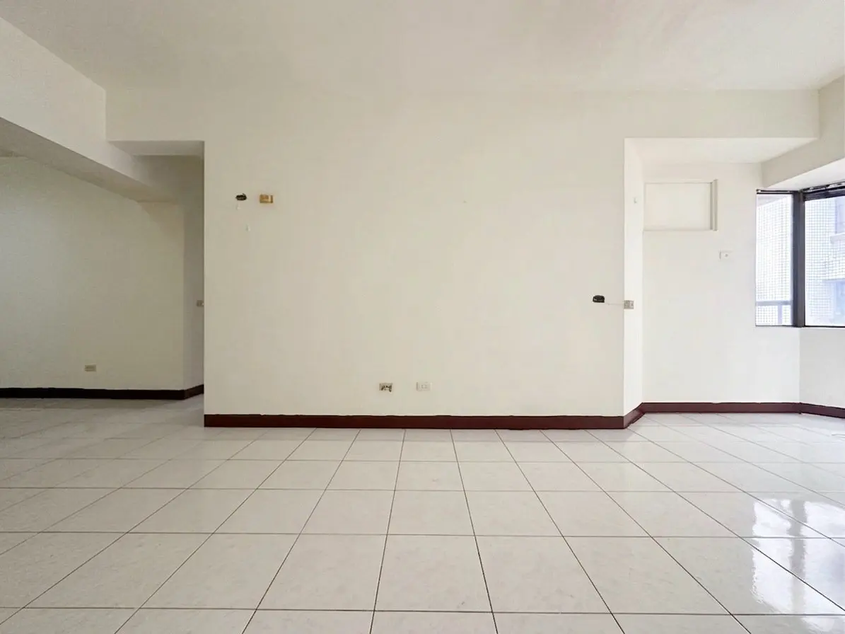 4 bedrooms apartment for rent in Zuoying District, Kaohsiung City | TWD 24 000 | 41 ping slide 9
