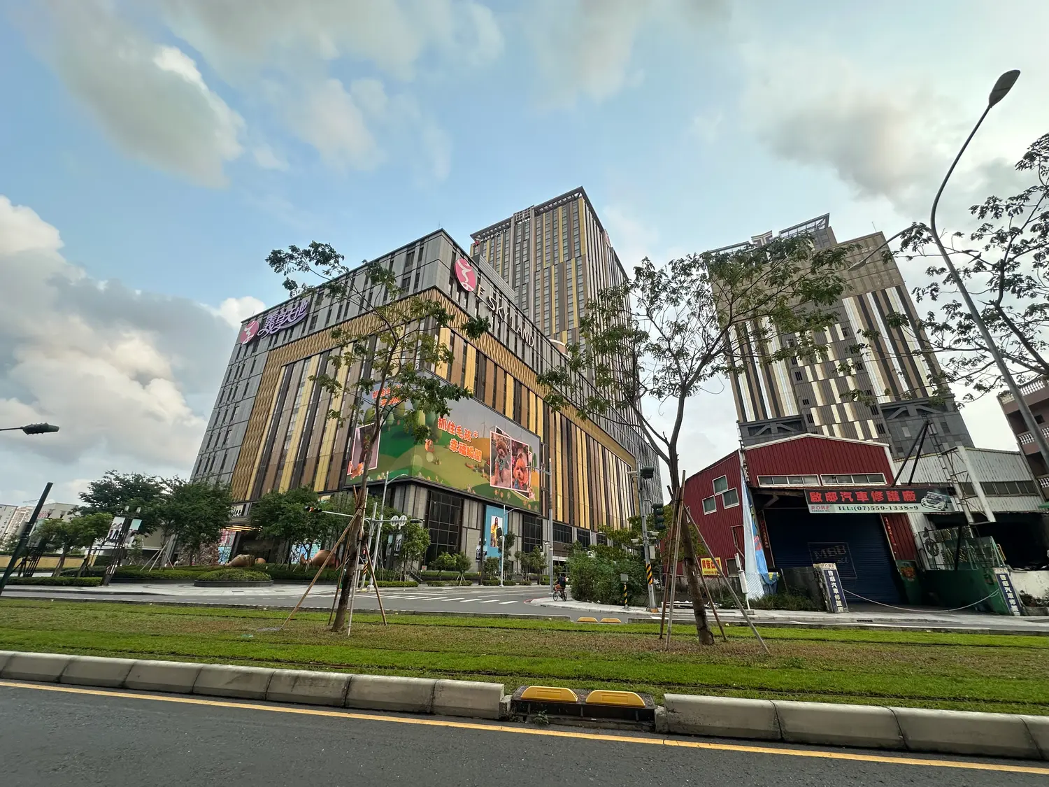 4 bedrooms apartment for rent in Zuoying District, Kaohsiung City | TWD 24 000 | 41 ping slide 12