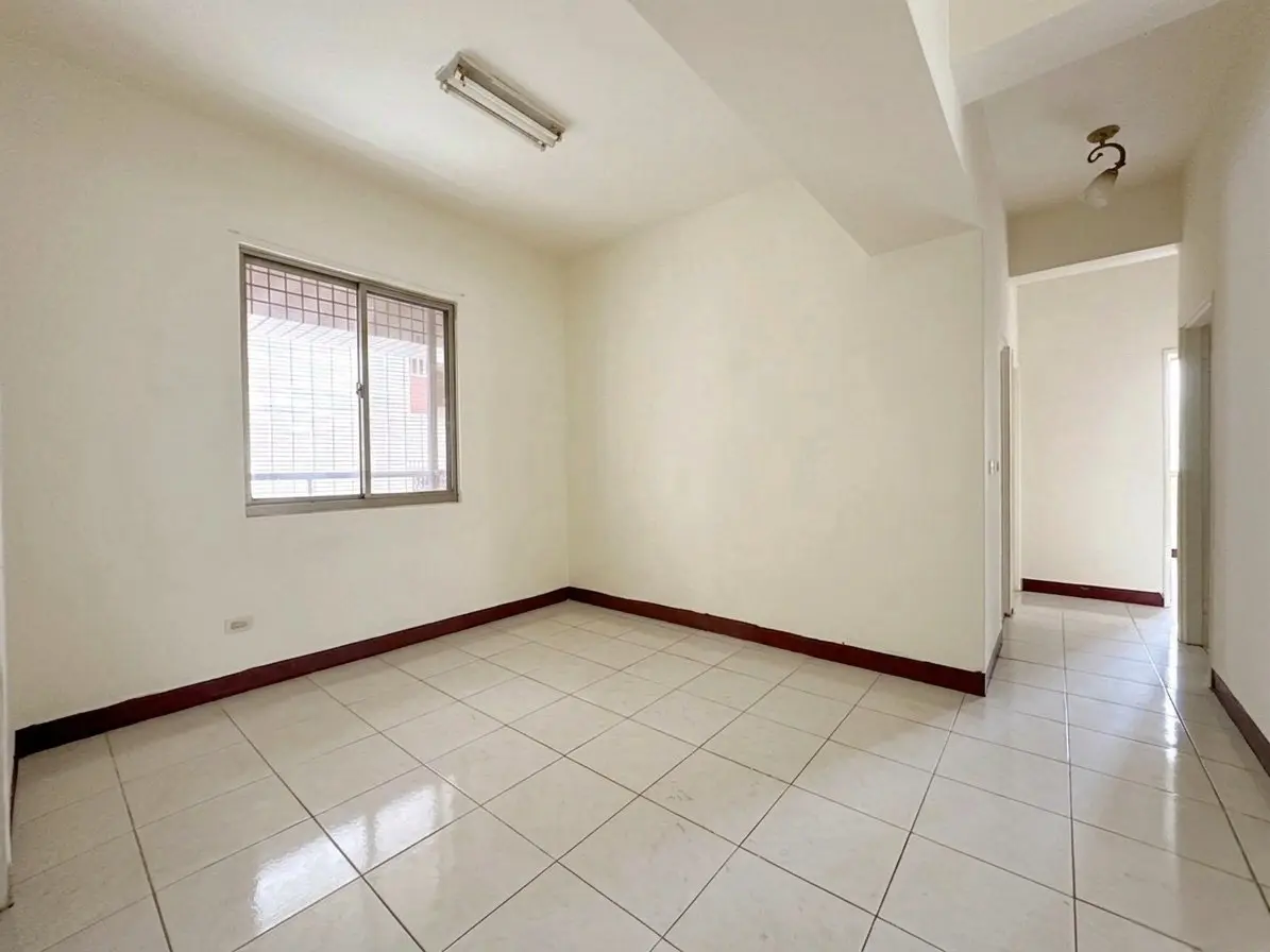 4 bedrooms apartment for rent in Zuoying District, Kaohsiung City | TWD 24 000 | 41 ping slide 6