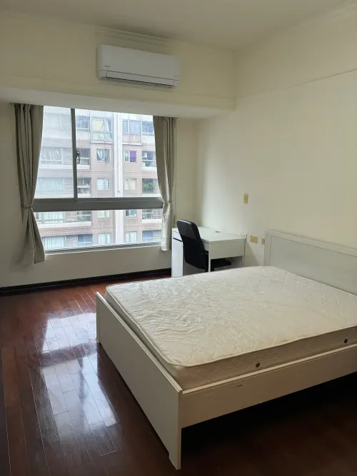 Apartment for rent NT$ 25 000 - Nanshun 6th Street - 3 bedrooms
