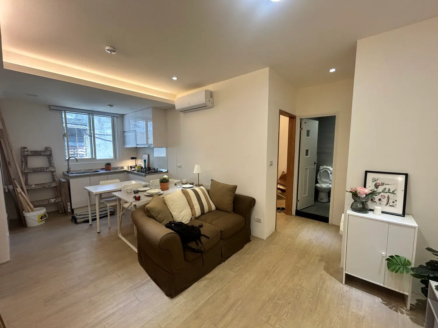 2 bedrooms apartment for rent in Tucheng District, New Taipei City | NT$ 26 000 | 31 ping slide 0