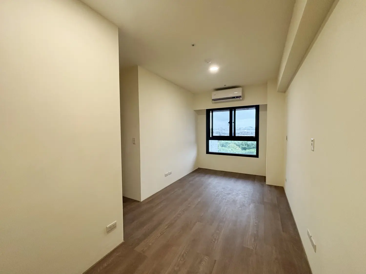 2 bedrooms apartment for rent in Dayuan District, Taoyuan City | NT$ 26 000 | 17 ping slide 3