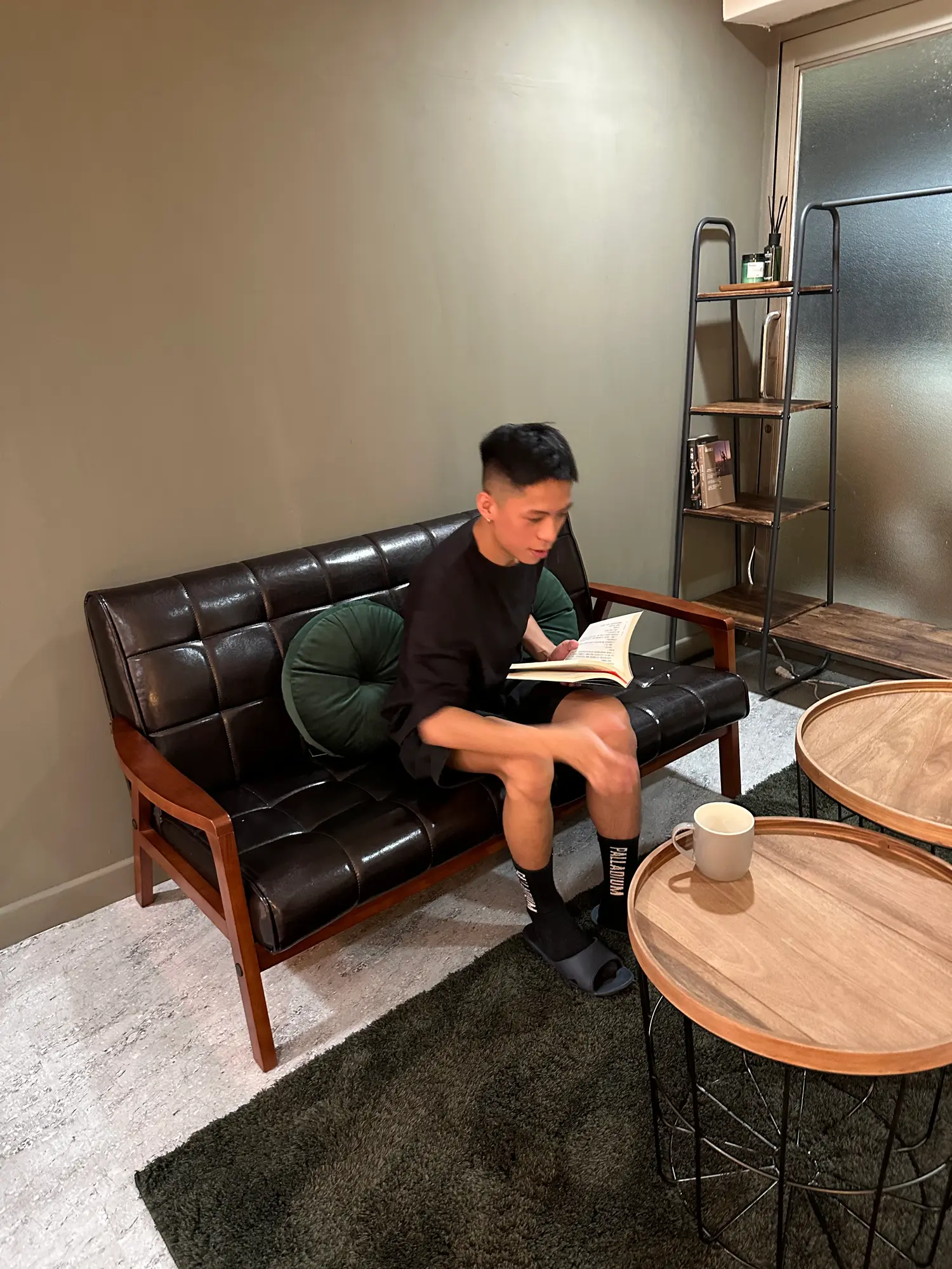 Room for rent in Taipei City, Zhongshan District | NT$ 13 800 | 5 ping slide 0