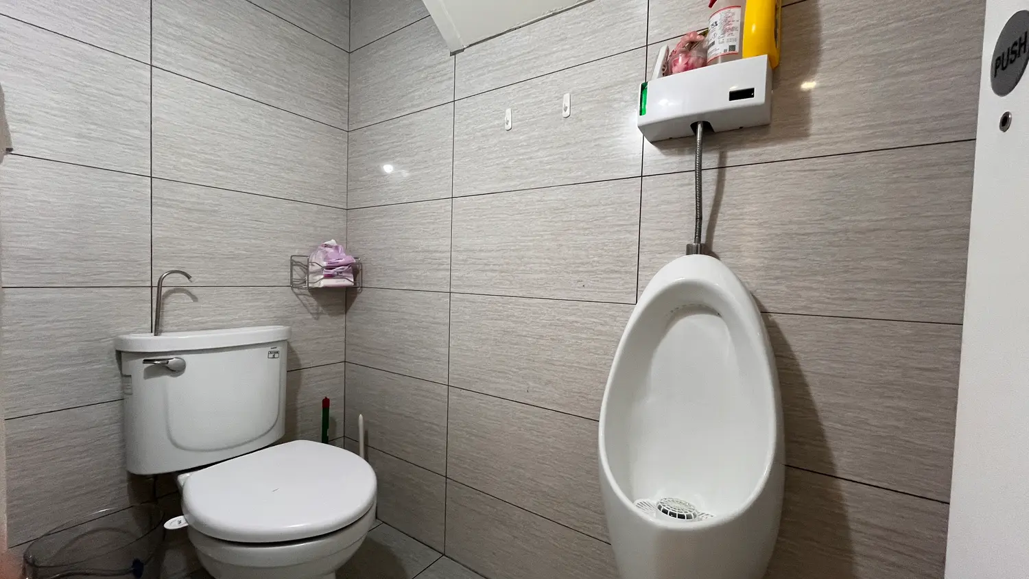 Shop / Retail for sale in Zhongshan District, Taipei City | NT$ 47 800 000 | 19 ping slide 18