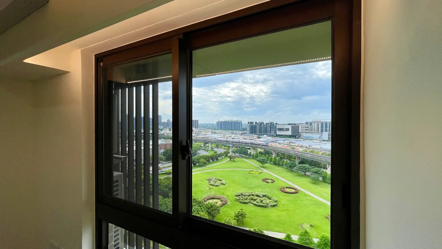 3 bedrooms apartment for rent in Dayuan District, Taoyuan City | NT$ 33 000 | 18 ping slide 10