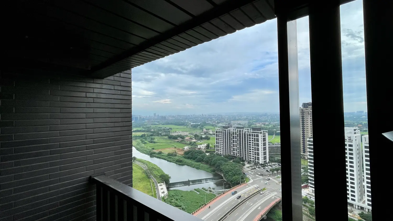 3 bedrooms apartment for rent in Dayuan District, Taoyuan City | NT$ 45 000 | 24 ping slide 4
