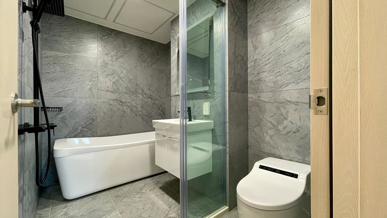 3 bedrooms apartment for rent in Dayuan District, Taoyuan City | NT$ 45 000 | 24 ping slide 10