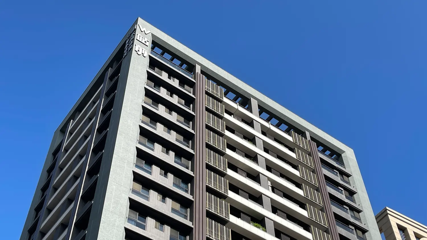 2 bedrooms apartment for rent in Zhongli District, Taoyuan City | NT$ 25 000 | 16 ping slide 0