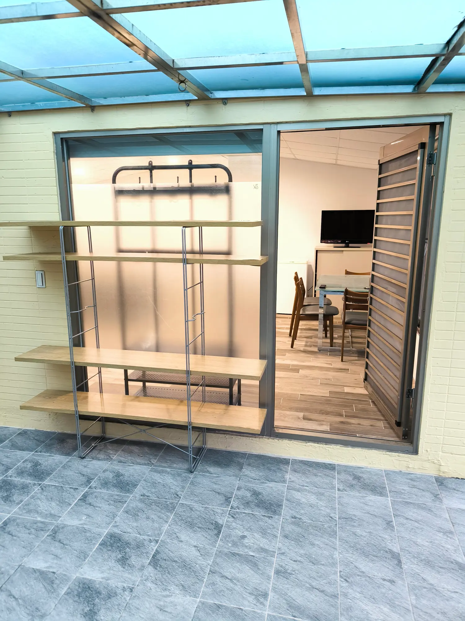 1 room apartment for rent TWD 17 500 - 15 ping - Xinyi District,Taipei City slide 1