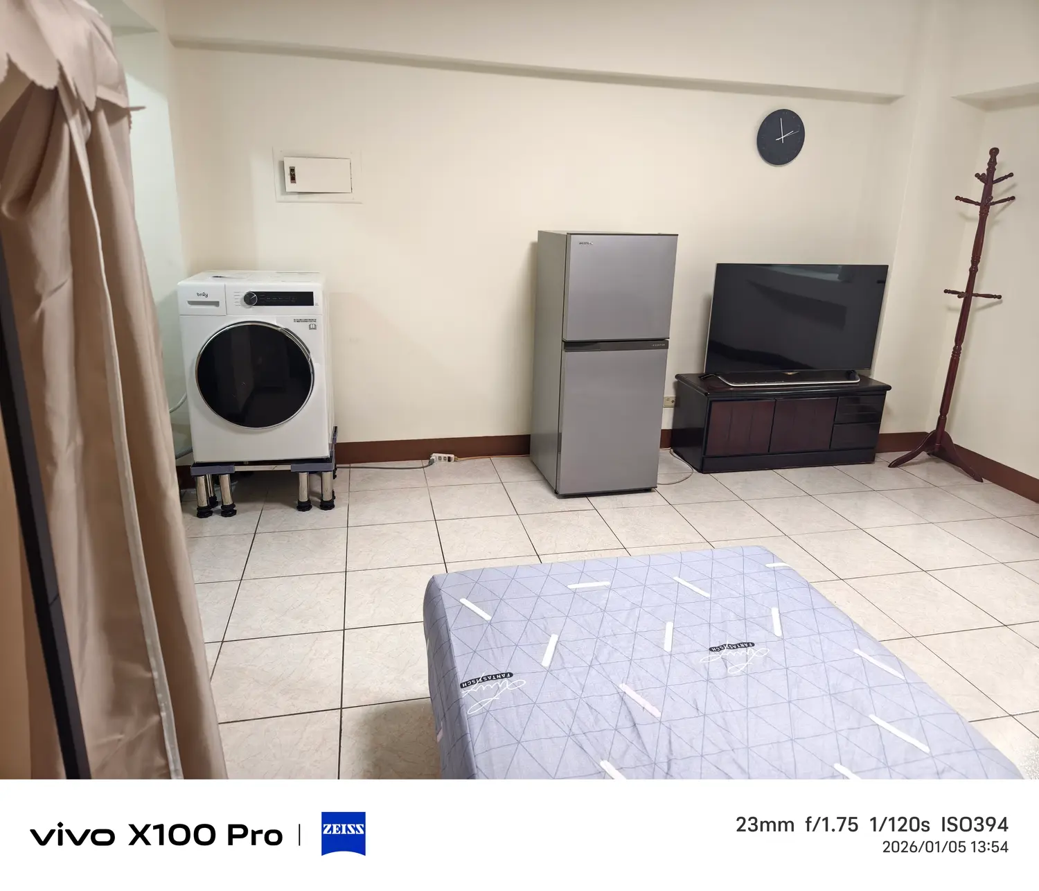 分租套房、雅房 出租 TWD 9 500 - 10 坪 - 新興區, 高雄市 slide 1