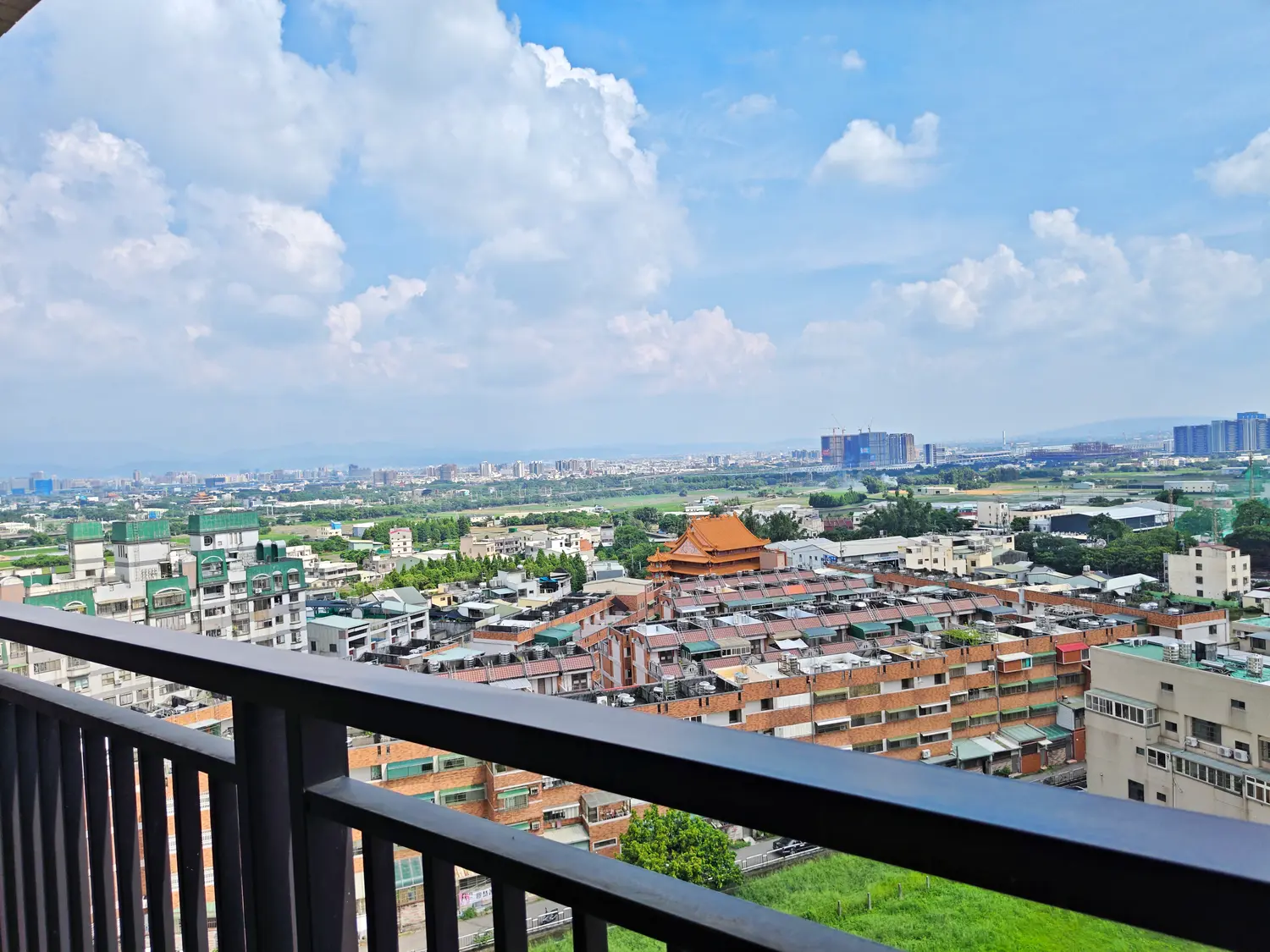 3 bedrooms apartment for rent in Nantun District, Taichung City | NT$ 31 000 | 23 ping slide 13