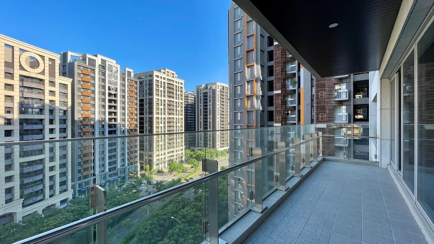 Office for rent in Zhongli District, Taoyuan City | NT$ 90 000 | 54 ping slide 11