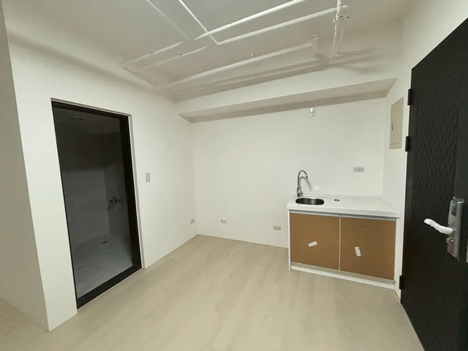 1 房 公寓 出租 TWD 11 000 - 8 坪 - 桃園區, 桃園市 slide 0