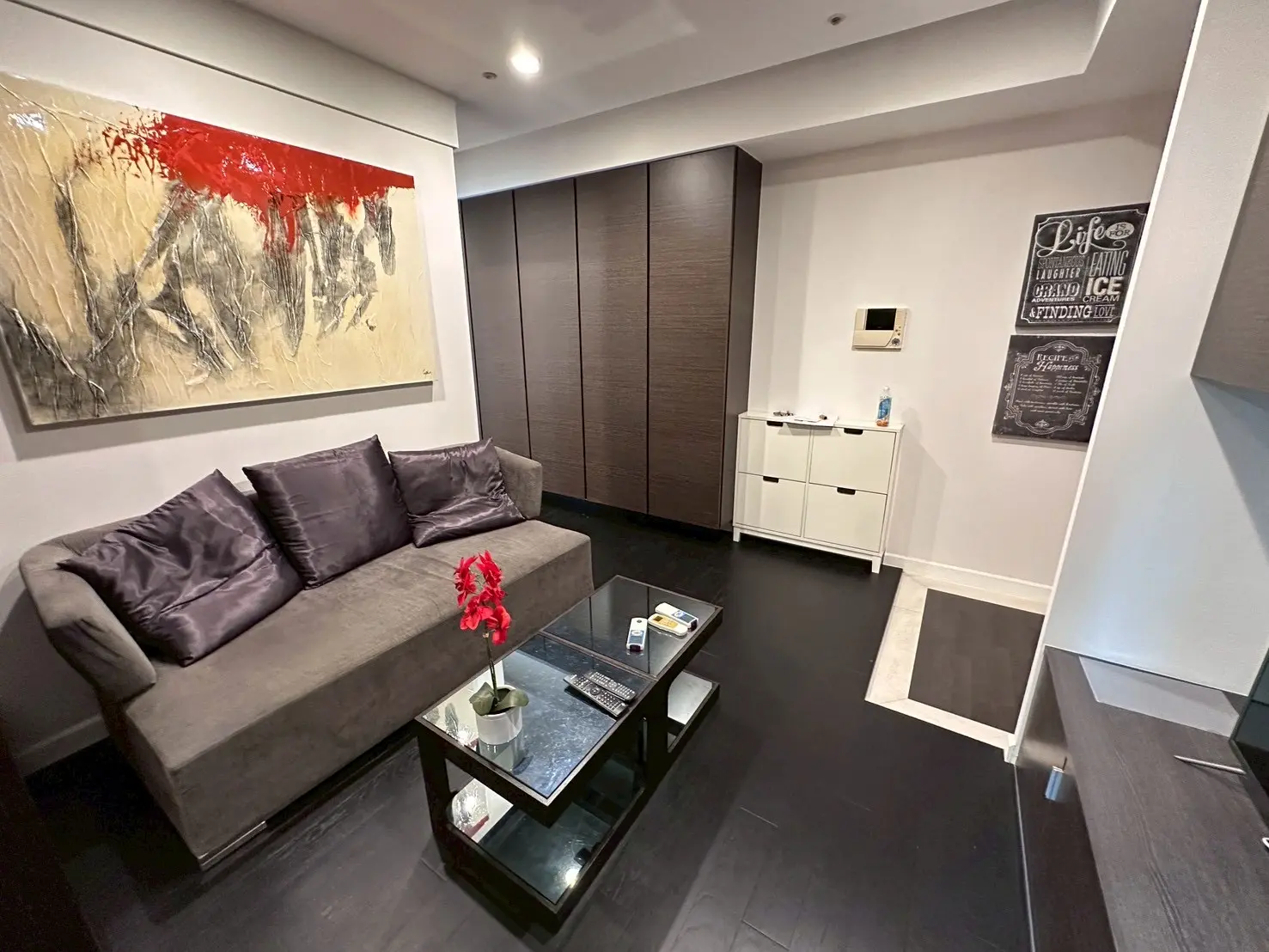 2 bedrooms apartment for rent in Xinyi District, Taipei City | NT$ 55 000 | 17 ping slide 4