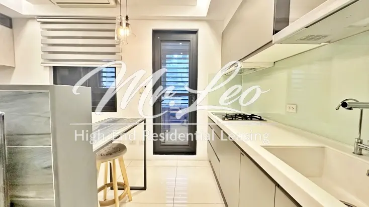 1 room apartment for rent in Xinyi District, Taipei City | NT$ 45 000 | 13 ping slide 3