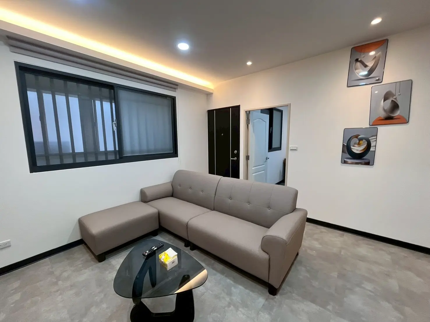 3 房 中山區, 台北市公寓出租 | TWD 45 000 | 27 坪 slide 1