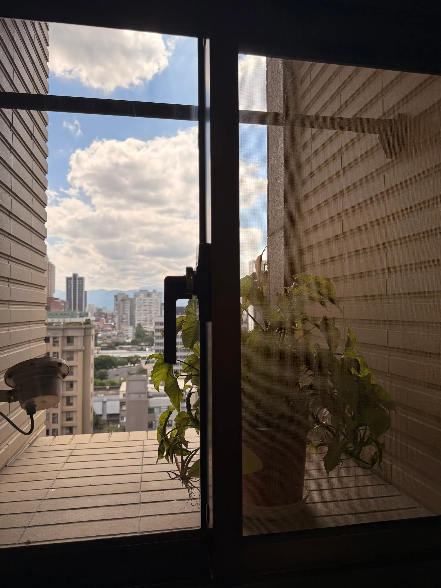 Studio apartment for rent in Daan District, Taipei City | NT$ 35 000 | 9 ping slide 6