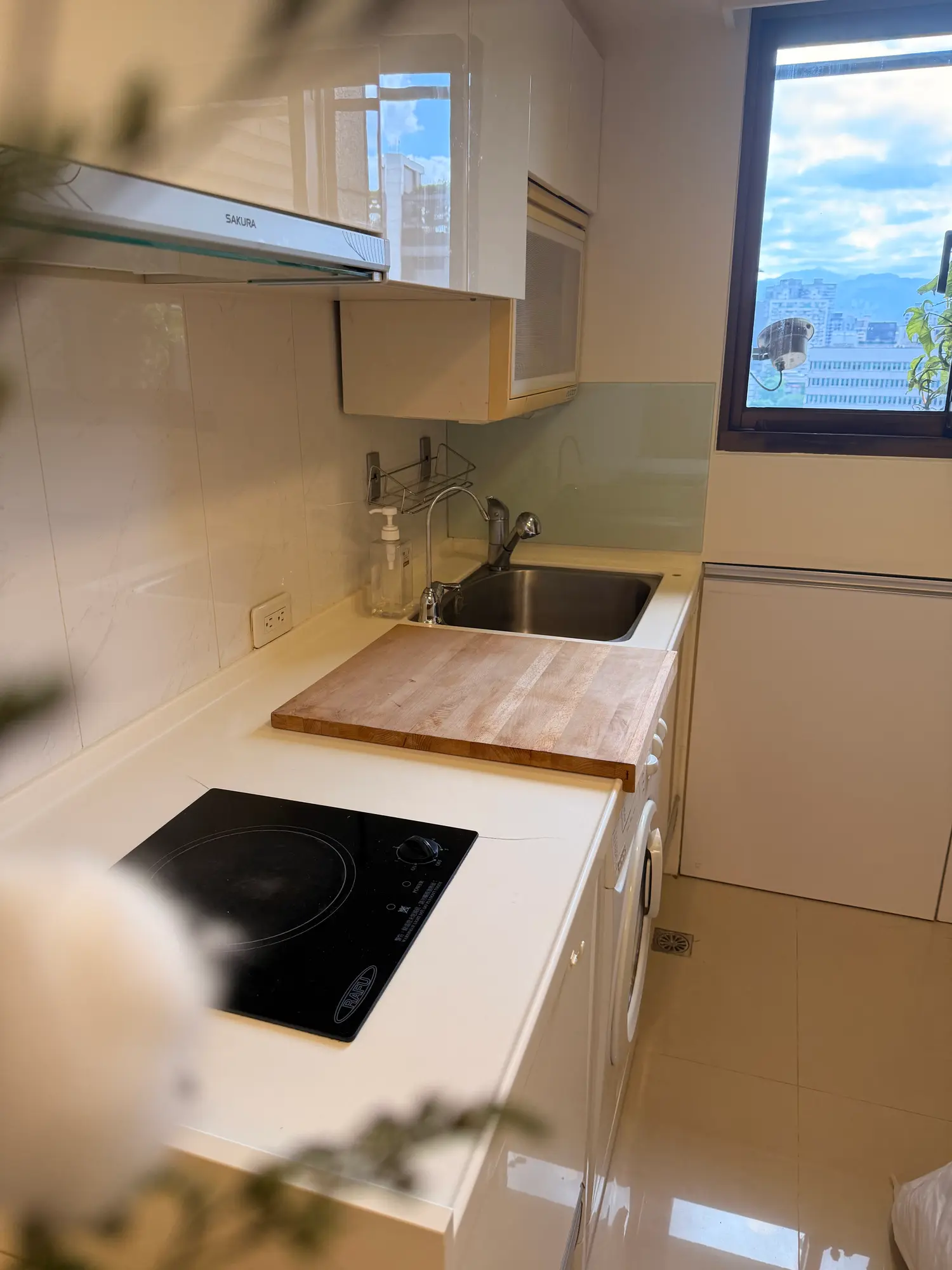 Studio apartment for rent in Daan District, Taipei City | NT$ 35 000 | 9 ping slide 7