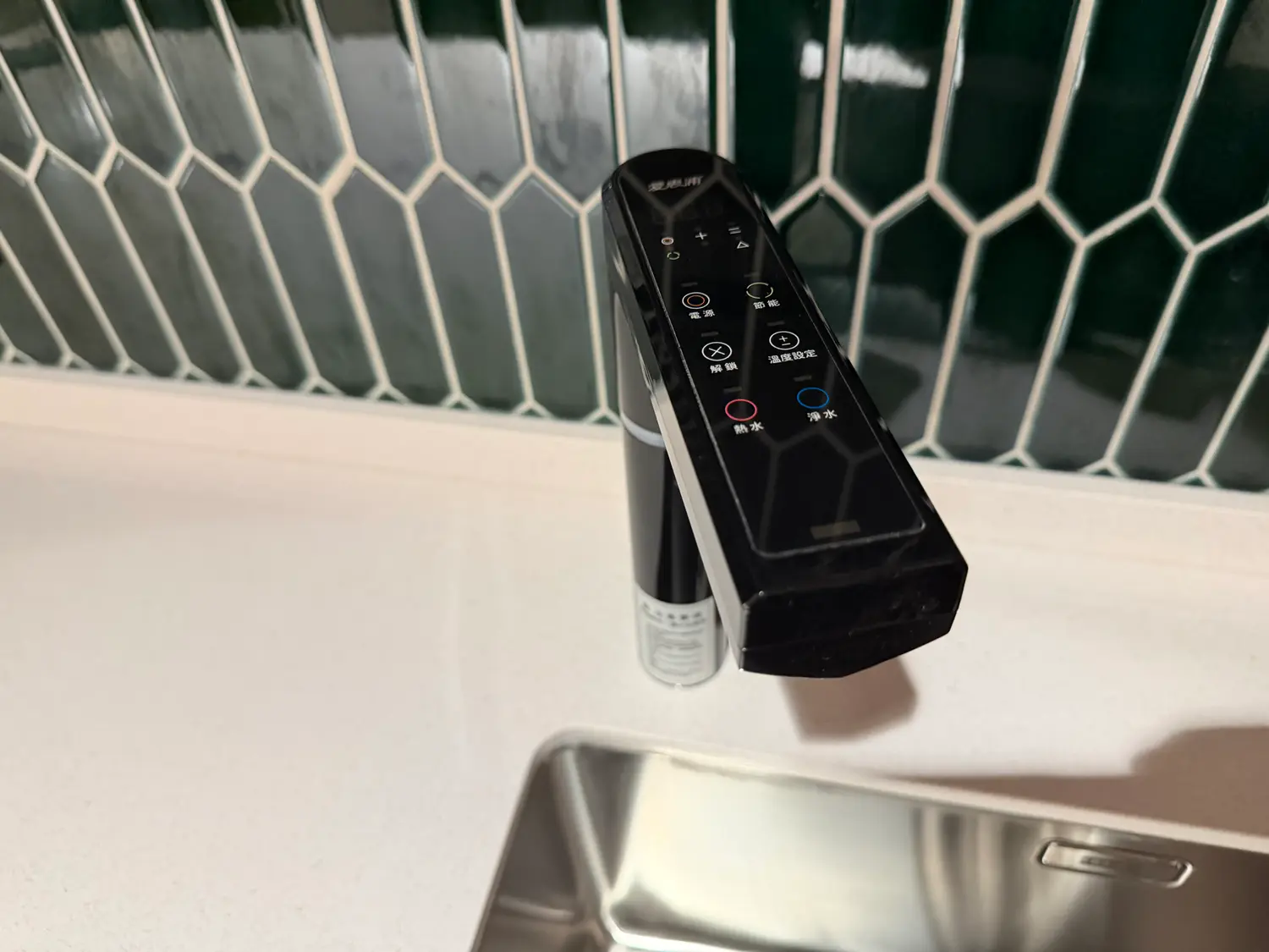 1 room apartment for rent in Zhongshan District, Taipei City | TWD 65 000 | 13 ping slide 0