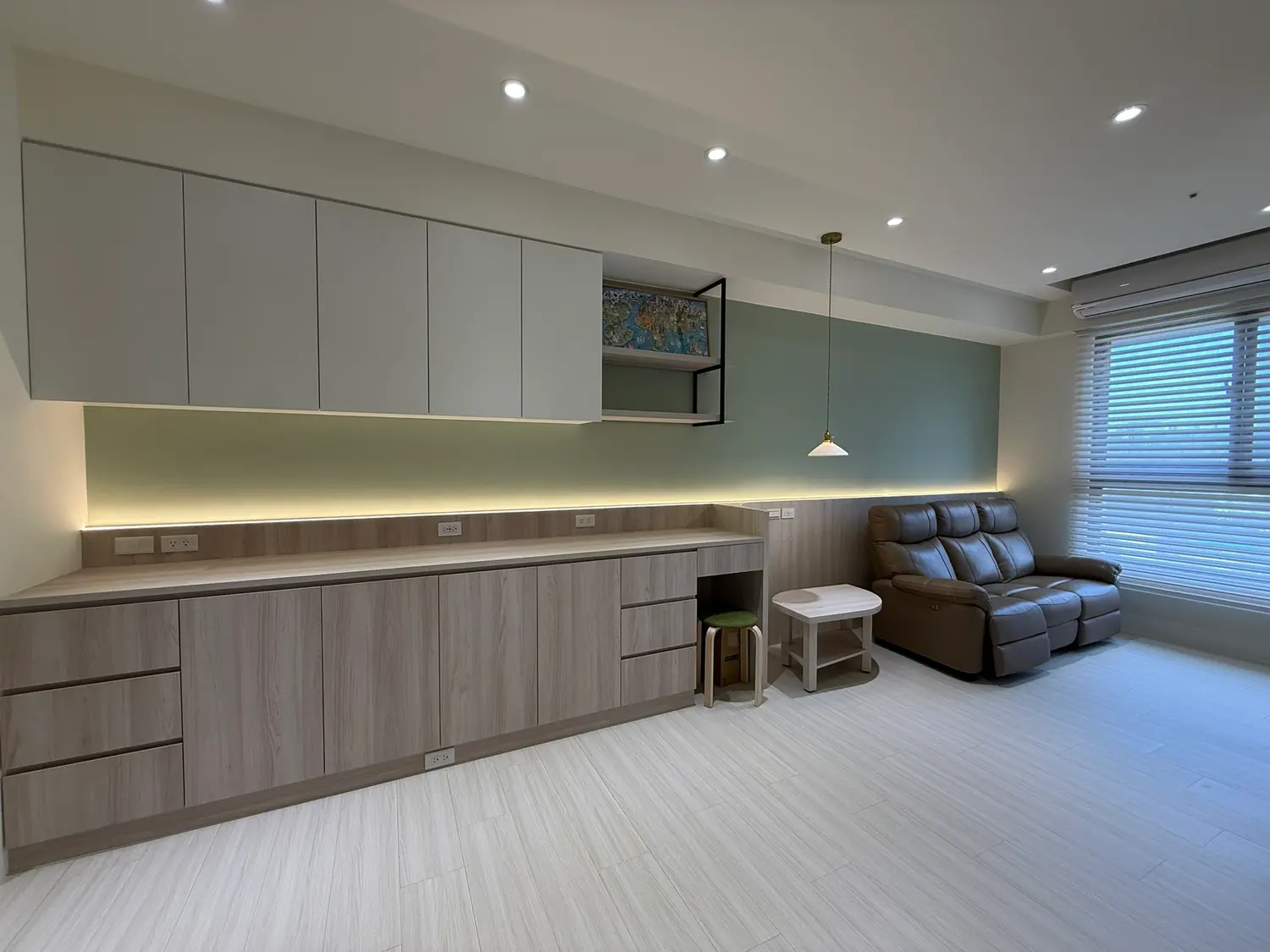 Studio apartment for rent TWD 29 000 - 17 ping - Taoyuan District,Taoyuan City slide 0