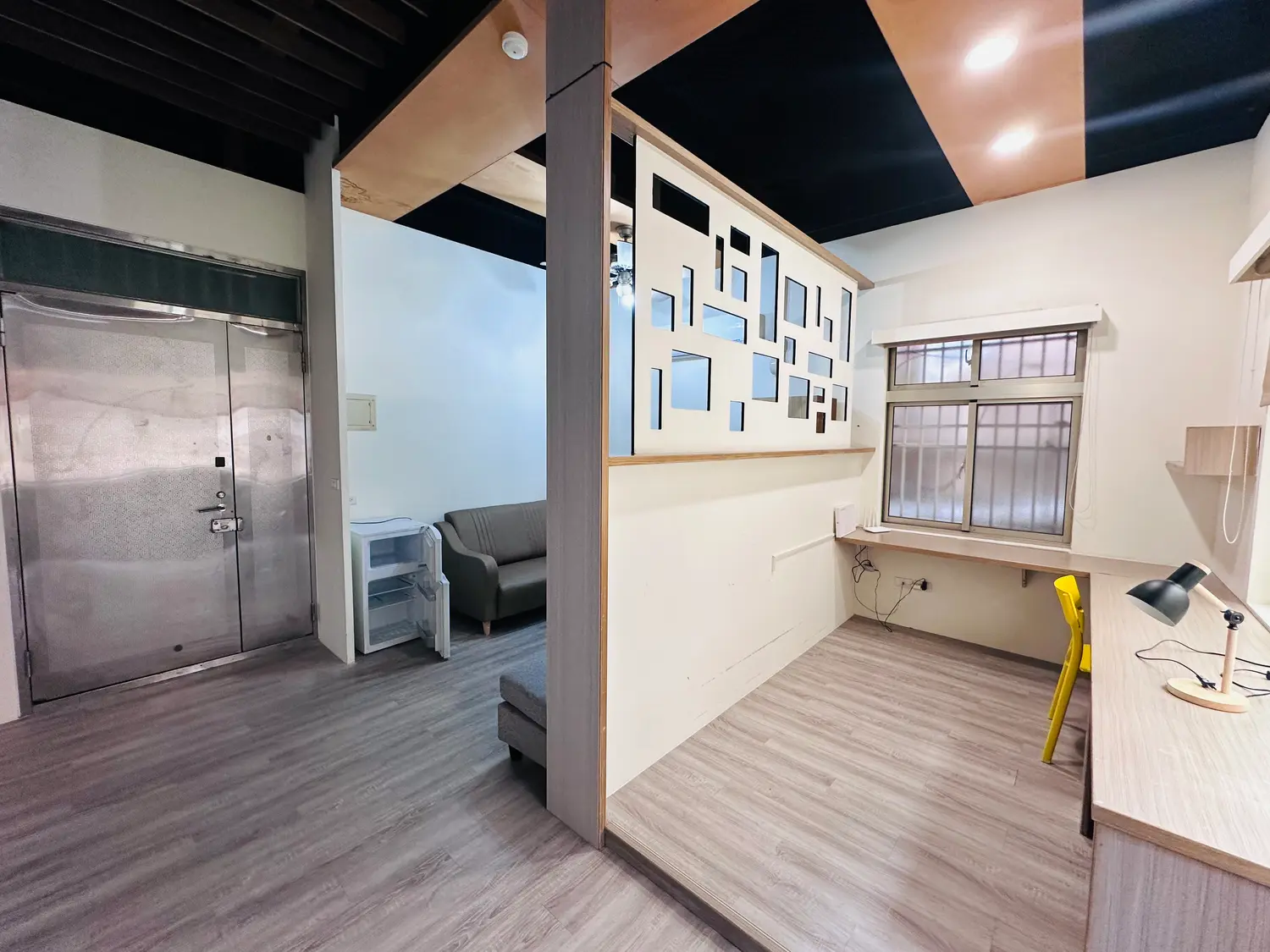 龍井區, 台中市分租套房、雅房出租 | TWD 16 500 | 13 坪 slide 1