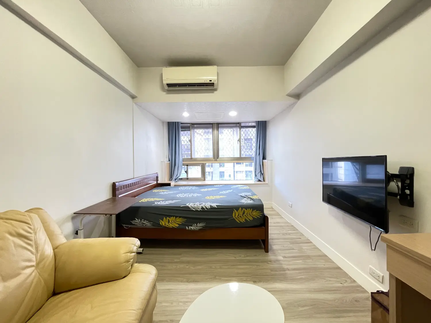 Studio apartment for rent in Zhongshan District, Taipei City | NT$ 28 000 | 10 ping slide 0