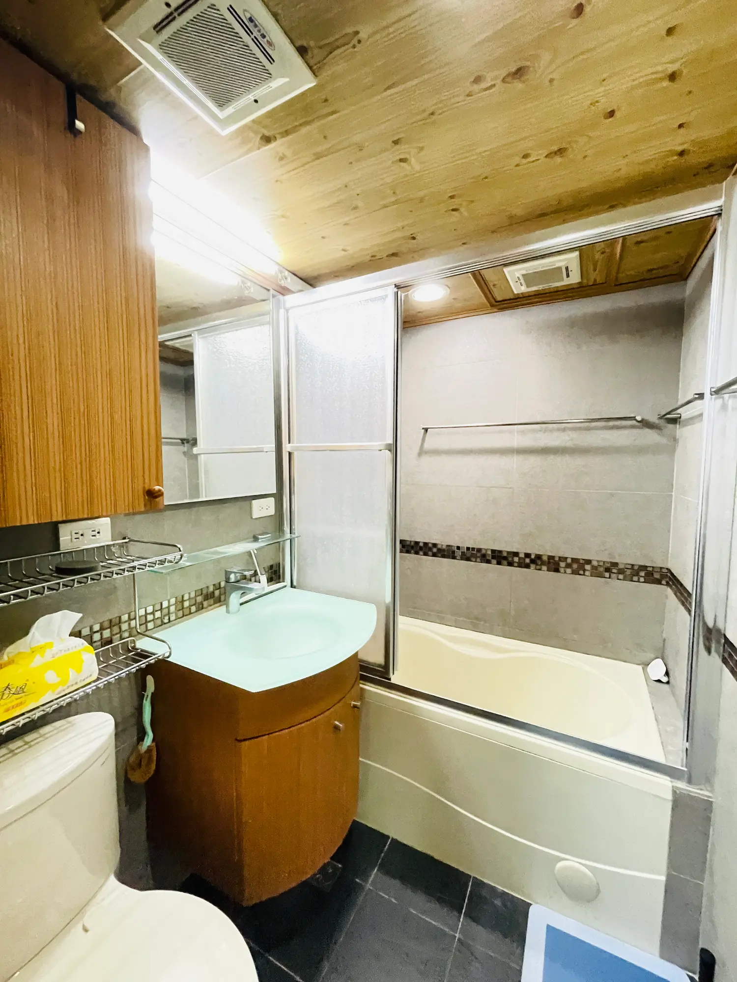 Studio apartment for rent in Zhongshan District, Taipei City | NT$ 28 000 | 10 ping slide 12