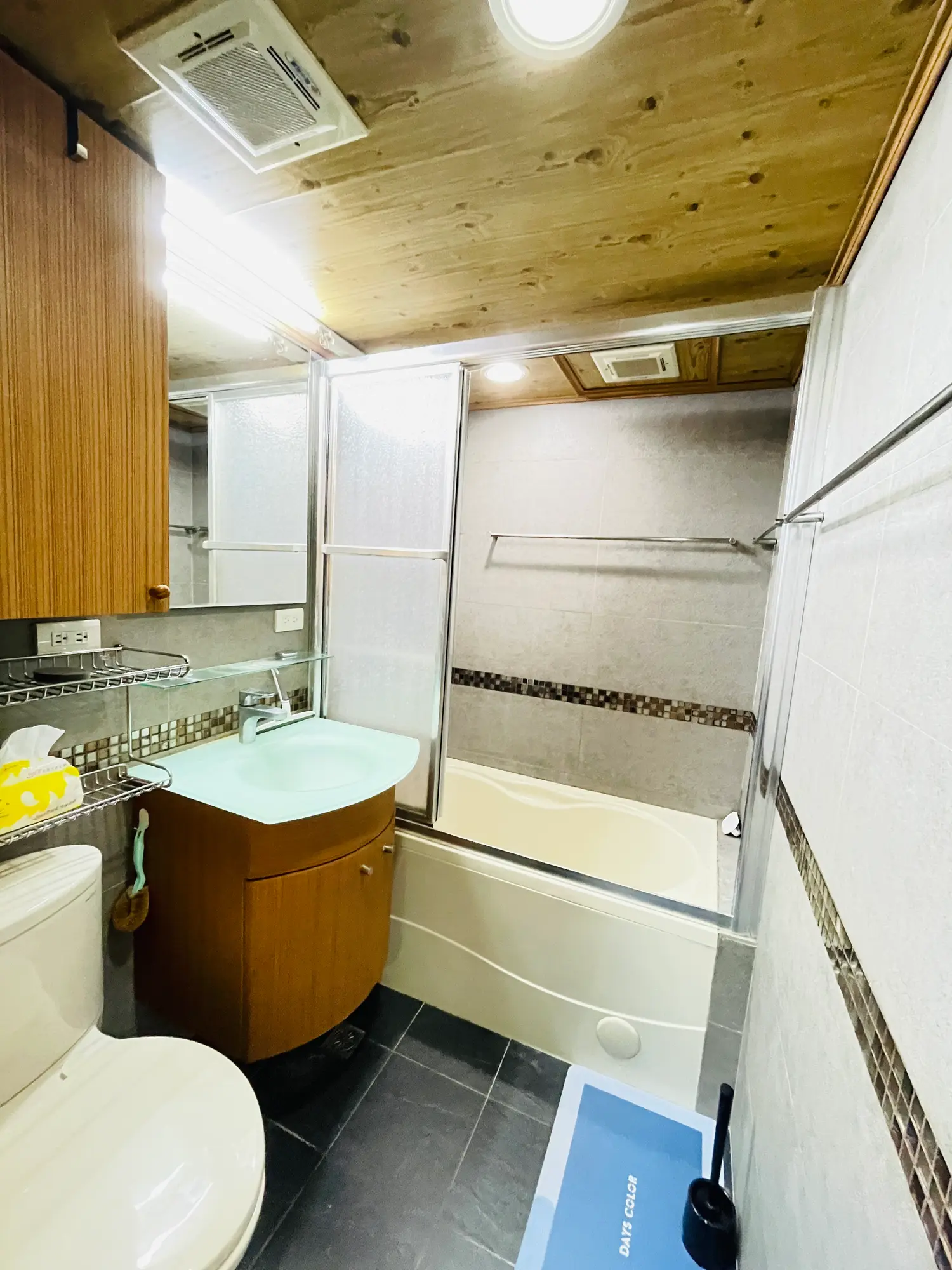 Studio apartment for rent in Zhongshan District, Taipei City | NT$ 28 000 | 10 ping slide 14