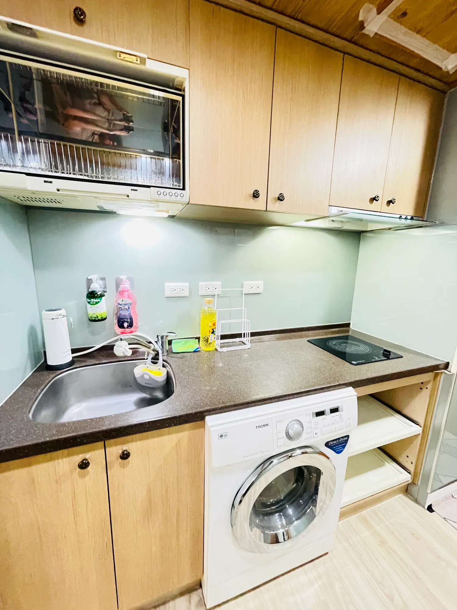 Studio apartment for rent in Zhongshan District, Taipei City | NT$ 28 000 | 10 ping slide 15