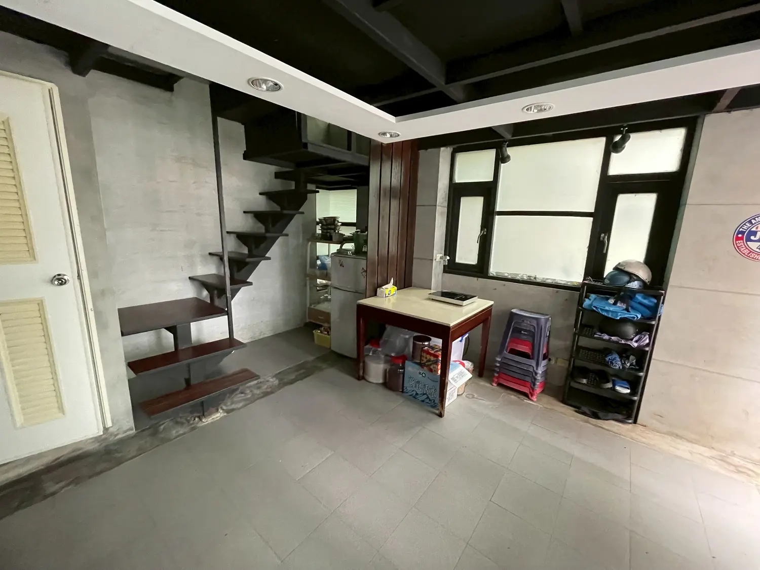 1 room townhouse for rent in Beitun District, Taichung City | NT$ 18 000 | 18 ping slide 1