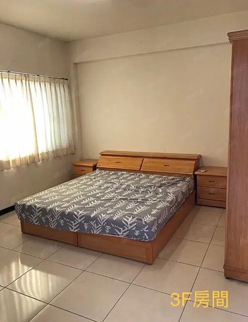Townhouse for rent TWD 30 000 -  - 5 bedrooms