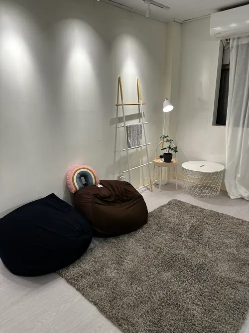 Room for rent NT$ 12 800 - Section 7, Zhongxiao East Road - 4 bedrooms