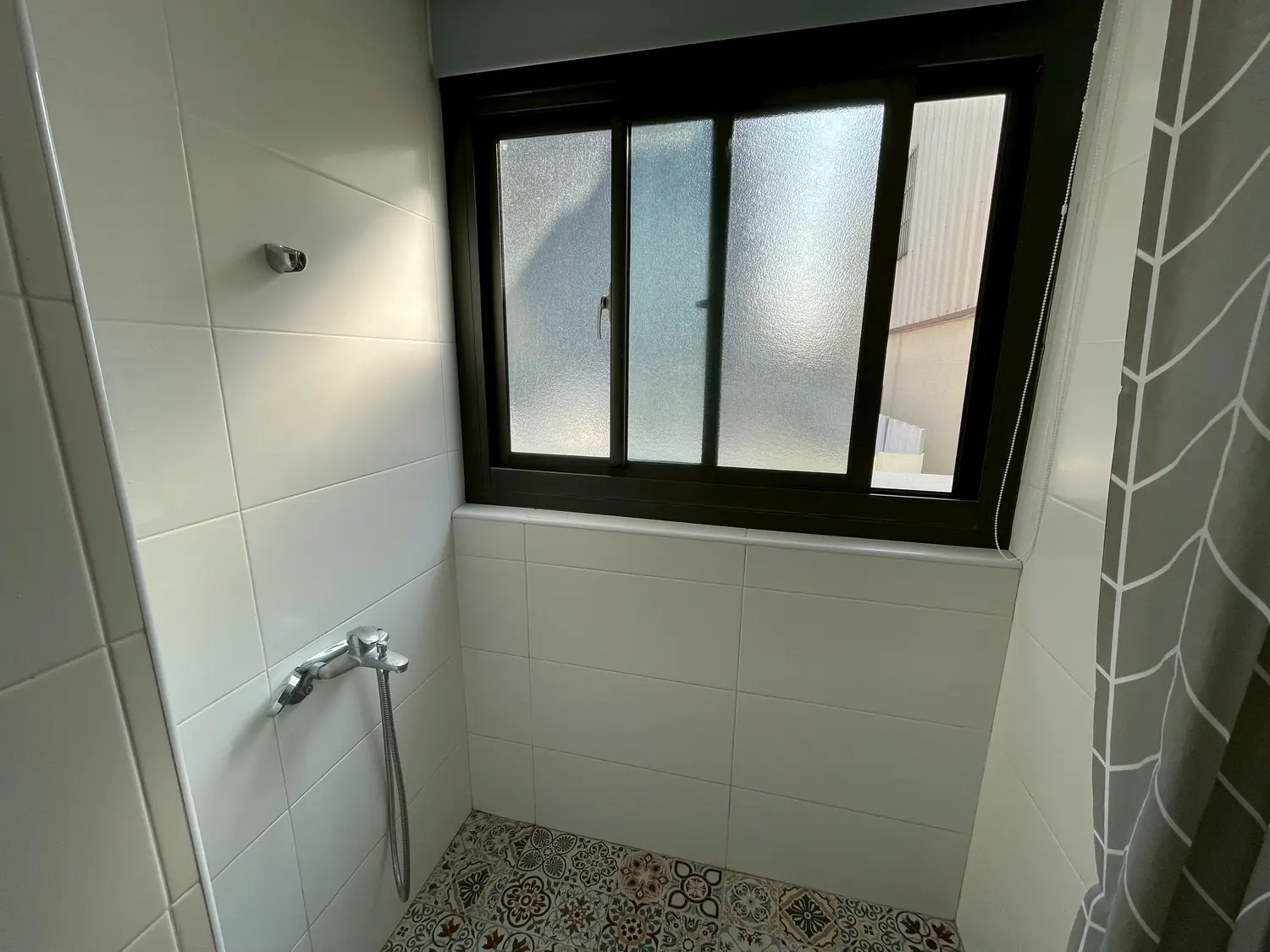 Room for rent in Nantun District, Taichung City | NT$ 17 000 | 13 ping slide 4