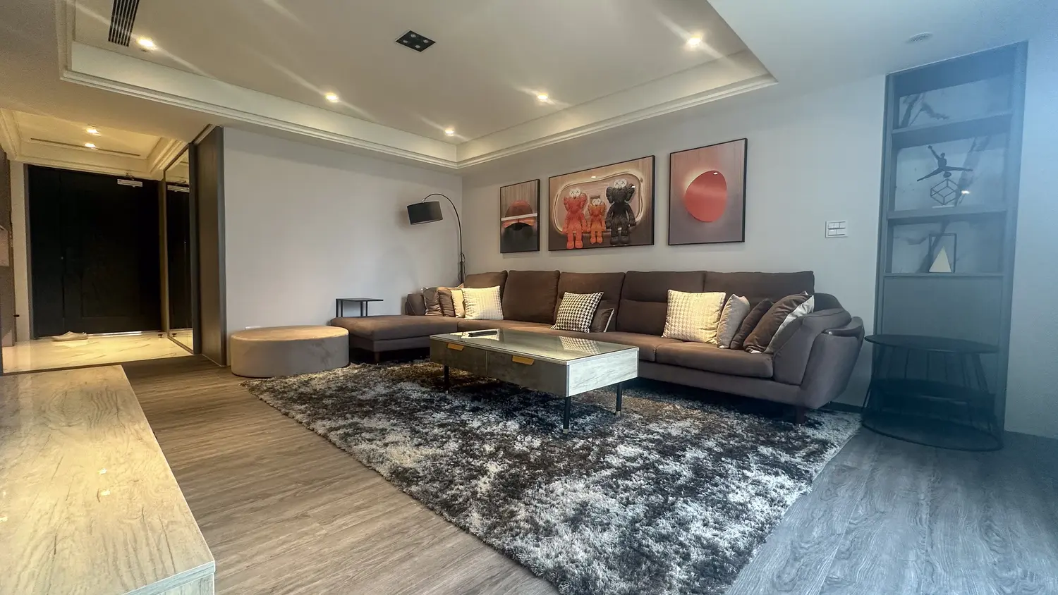 3 bedrooms apartment for rent in Taipei City, Daan District | NT$ 180 000 | 34 ping slide 0