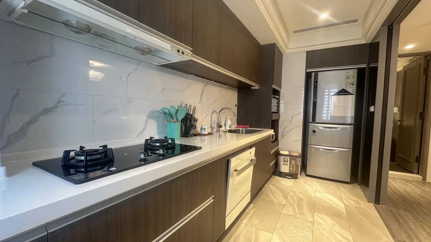 3 bedrooms apartment for rent in Taipei City, Daan District | NT$ 180 000 | 34 ping slide 4