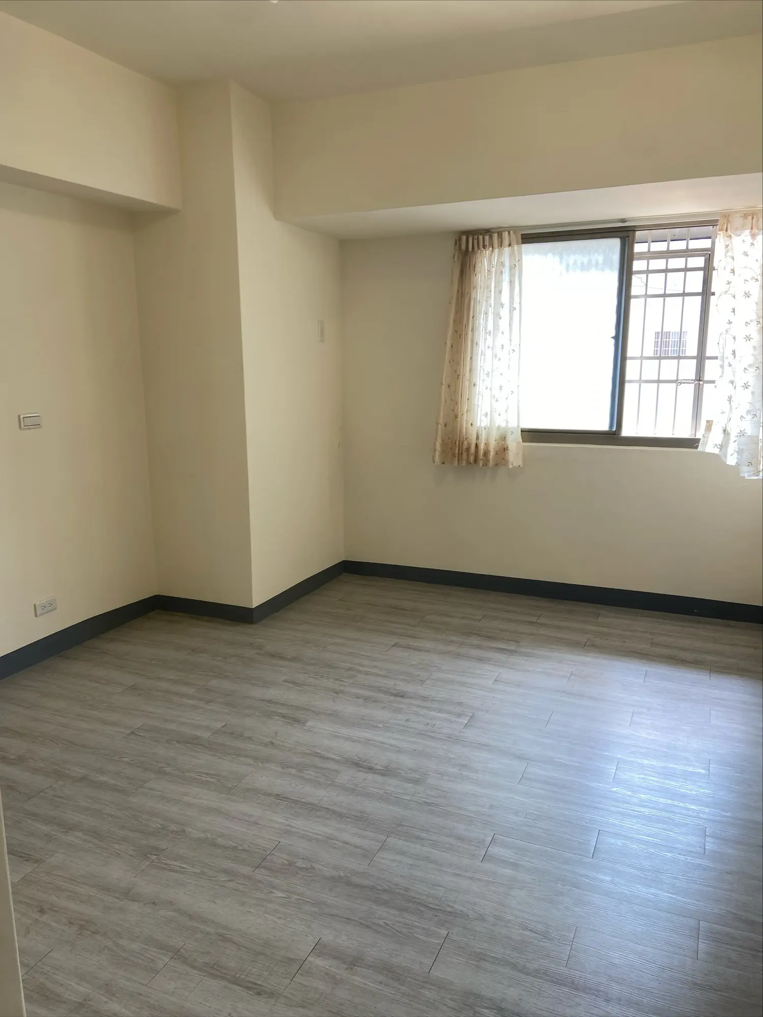 3 bedrooms apartment for sale in Dali District, Taichung City | NT$ 8 880 000 | 27 ping slide 3