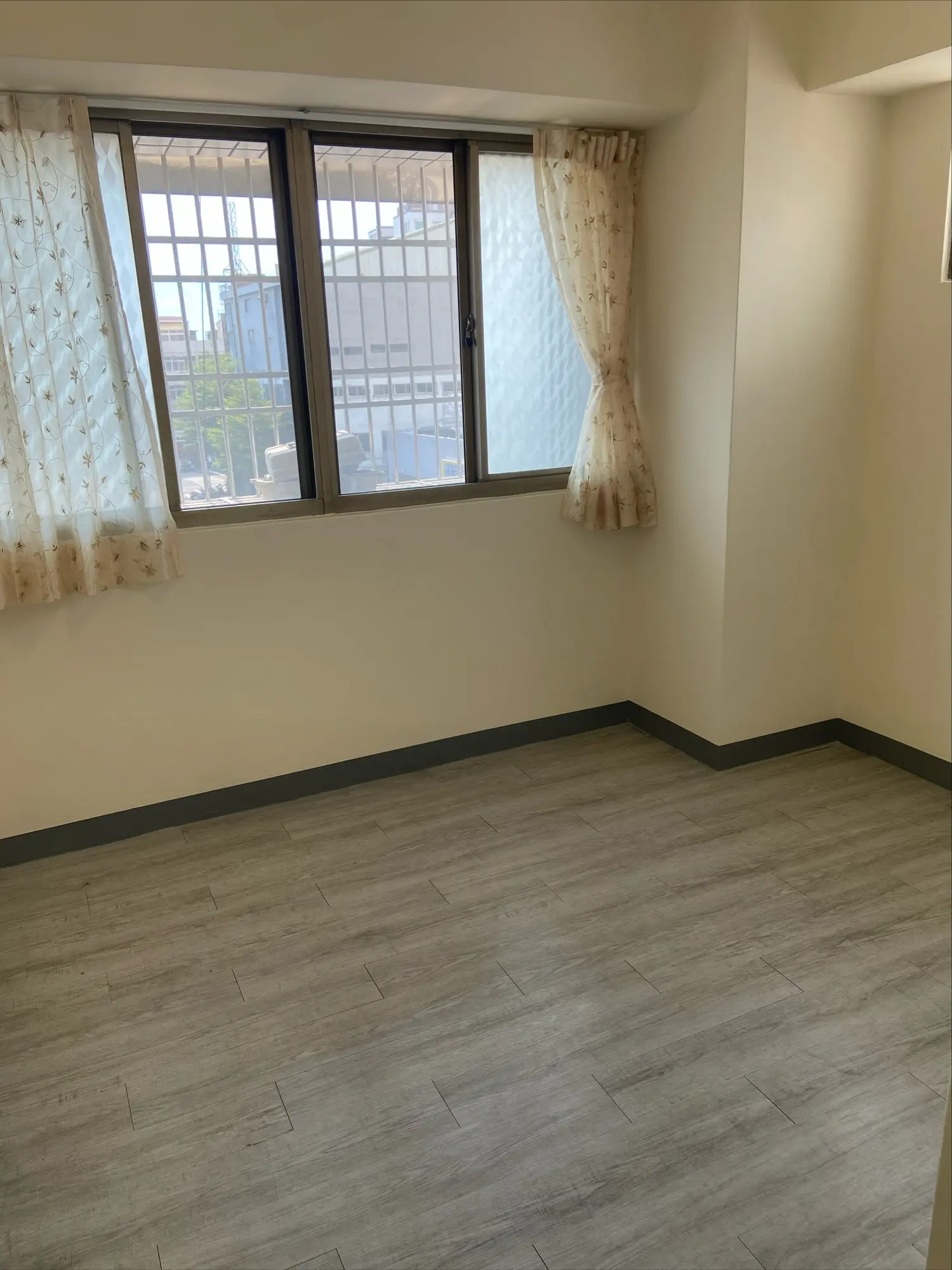 3 bedrooms apartment for sale in Dali District, Taichung City | NT$ 8 880 000 | 27 ping slide 2