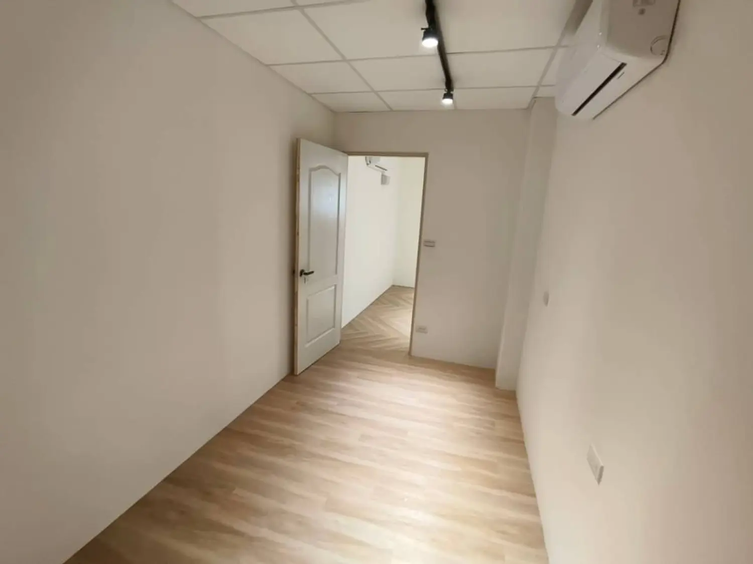 3 bedrooms apartment for rent TWD 36 000 - 20 ping - Neihu District,Taipei City slide 6