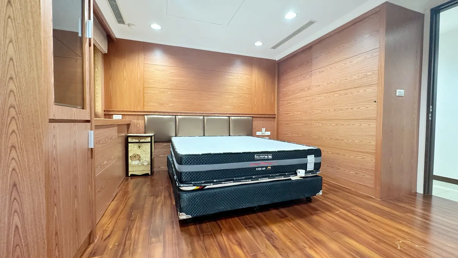4 bedrooms apartment for rent in Zhongzheng District, Taipei City | NT$ 150 000 | 48 ping slide 11