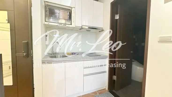 1 bedroom apartment for rent in Wanhua District, Taipei City | NT$ 43 800 | 15 ping slide 2