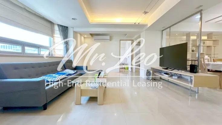 4 bedrooms apartment for rent in Shilin District, Taipei City | NT$ 66 000 | 39 ping slide 1