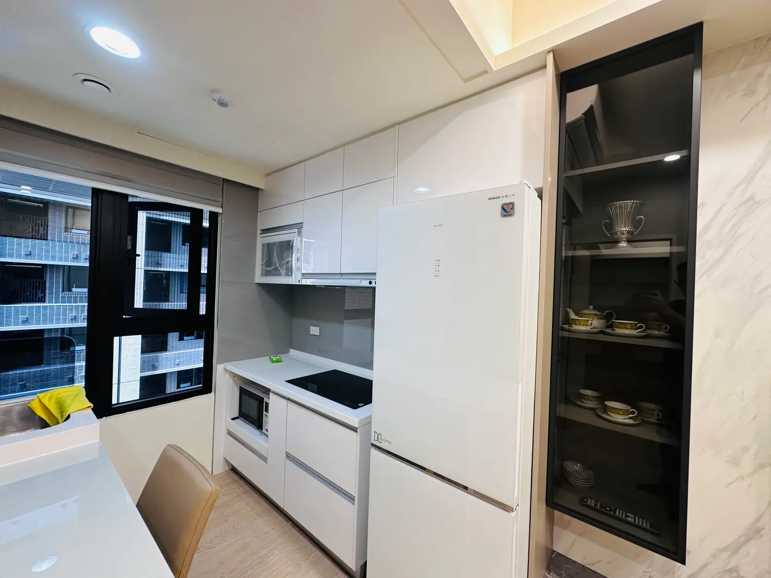 2 bedrooms apartment for rent in Xitun District, Taichung City | NT$ 32 000 | 15 ping slide 2