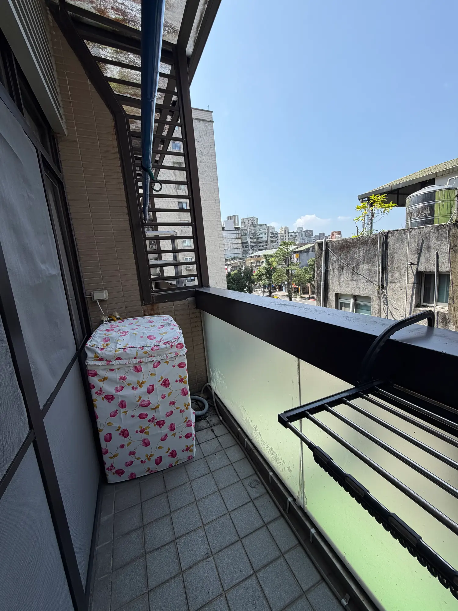 Studio apartment for rent in Daan District, Taipei City | NT$ 30 000 | 12 ping slide 7
